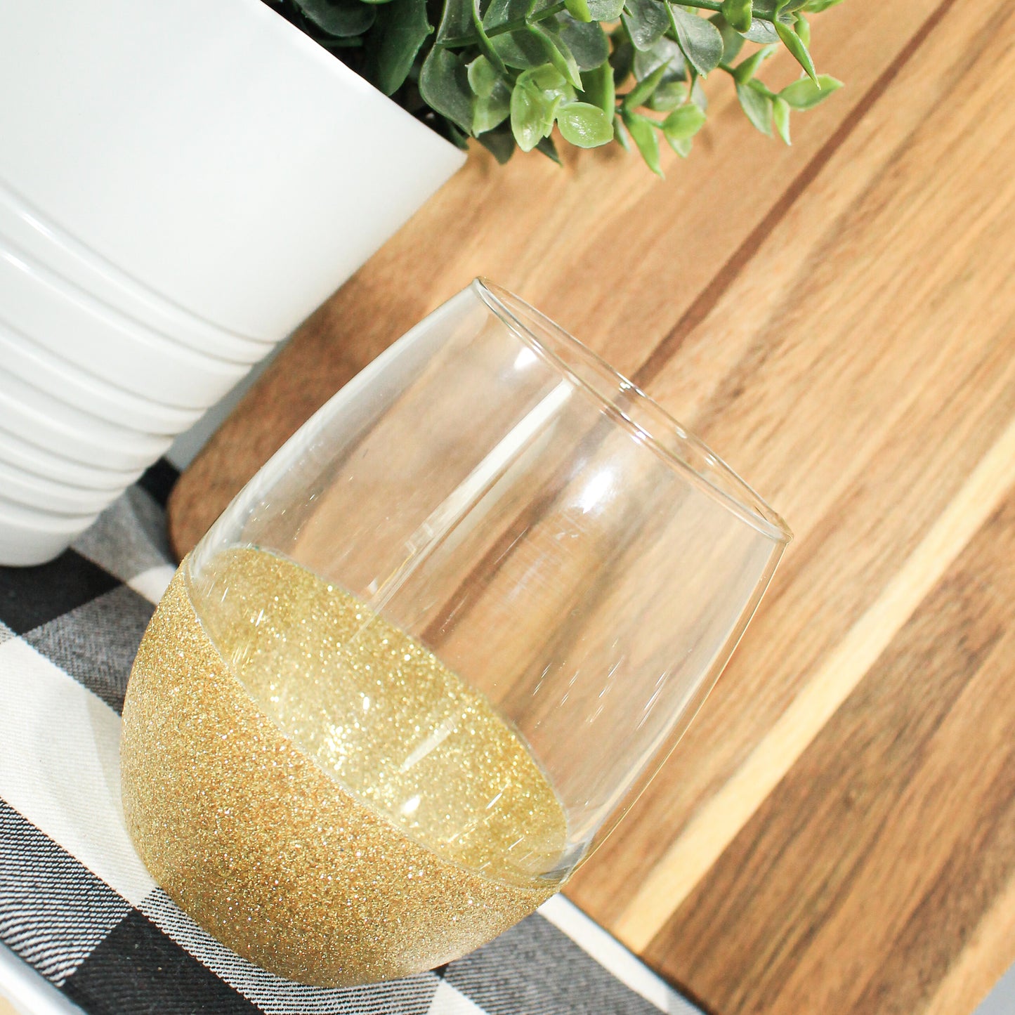 Every Great Mom Drops The F-Bomb Glitter Wine Glass